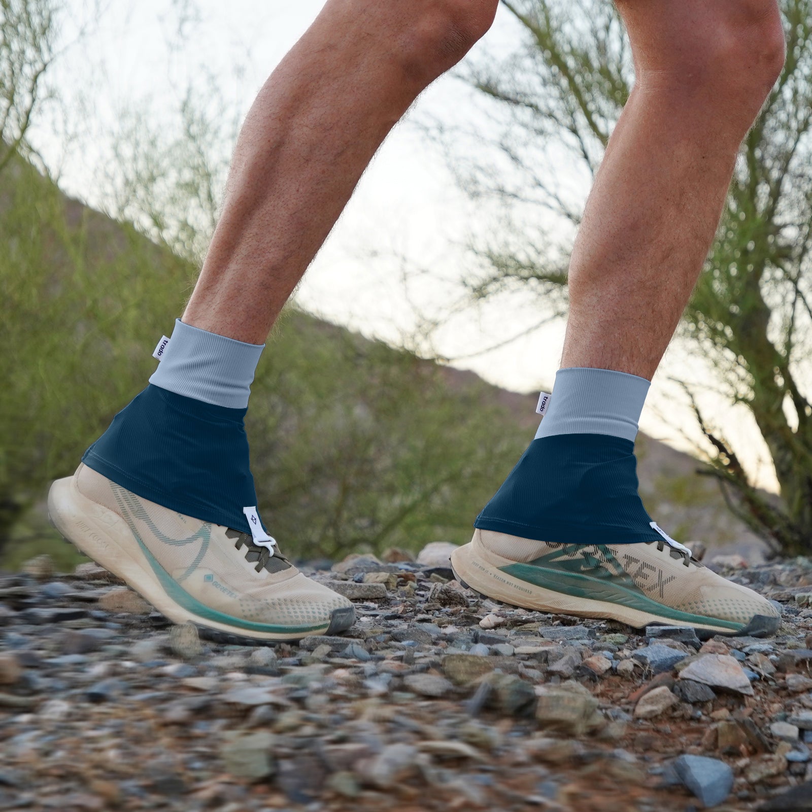 baby blue midnight blue trado trail gaiters